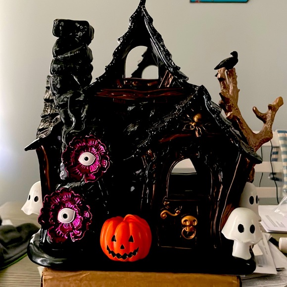 2022 Bath and Body Works Haunted House Luminary